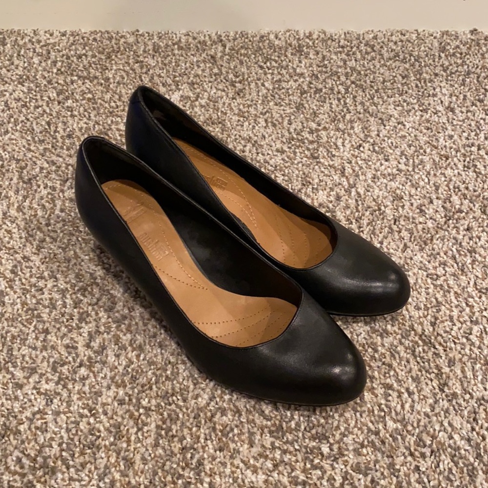 Black Clarks Soft Cushion Heels